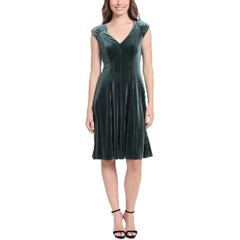 London Times Womens Petites Velvet Mini Cocktail and Party Dress