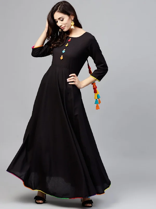 NOZ2TOZ Black Maxi Dress With With Round Neck And 3/4 Sleeves